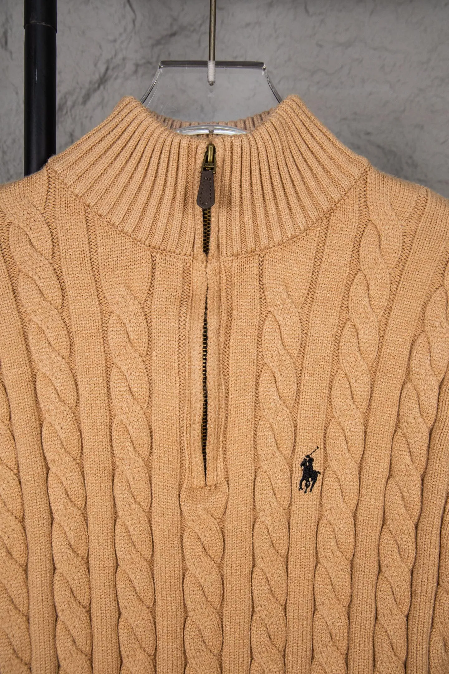 P260 2025SS Ralph Lauren Classic War Horse Small Label Half-Zip Chest Top, the same style for men and women, this year's most popular half-zip series. Made of 100% cotton. Color: Navy Blue White Gray Khaki Size: S M L XL